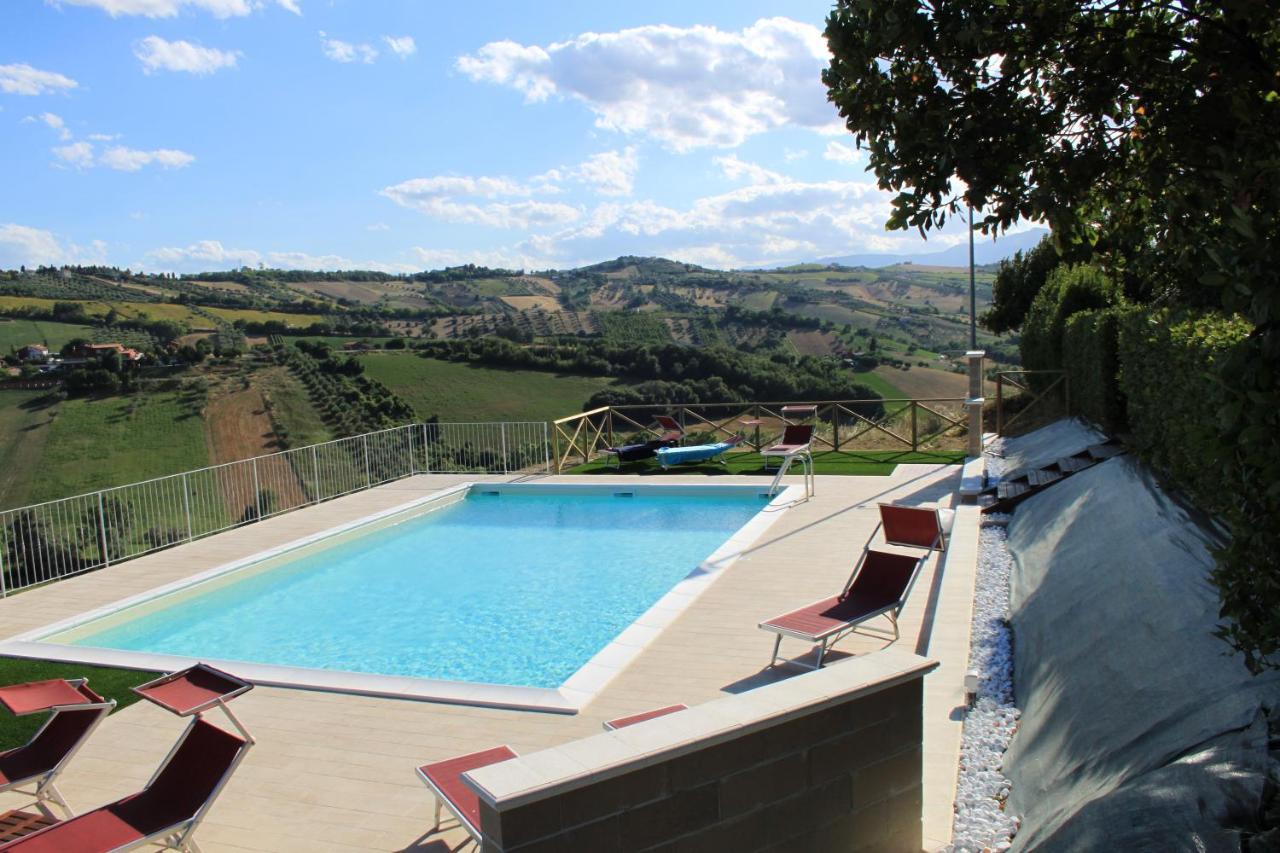 Country-House Pecora Nera Guest House Mosciano SantʼAngelo Екстериор снимка