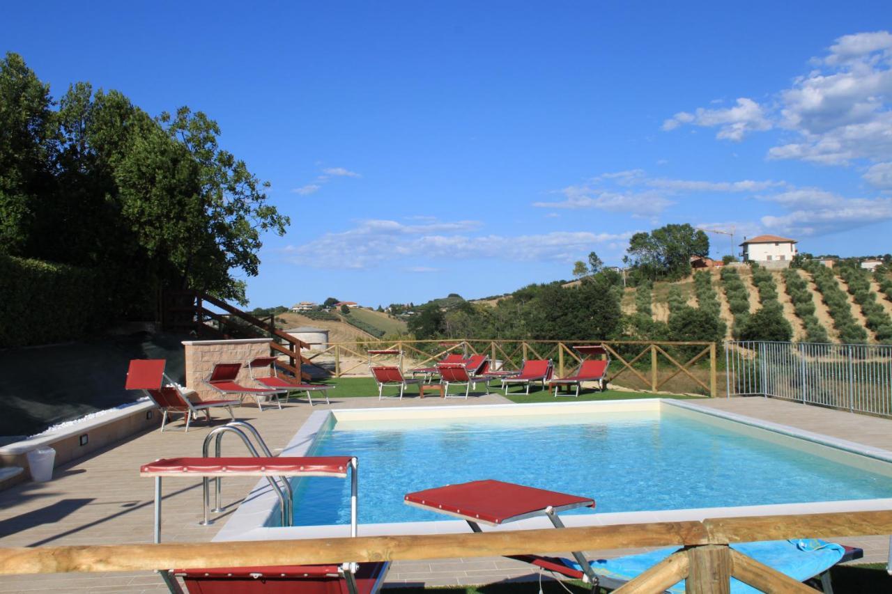 Country-House Pecora Nera Guest House Mosciano SantʼAngelo Екстериор снимка