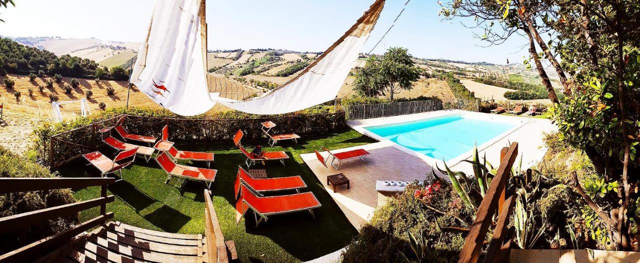 Country-House Pecora Nera Guest House Mosciano SantʼAngelo Екстериор снимка