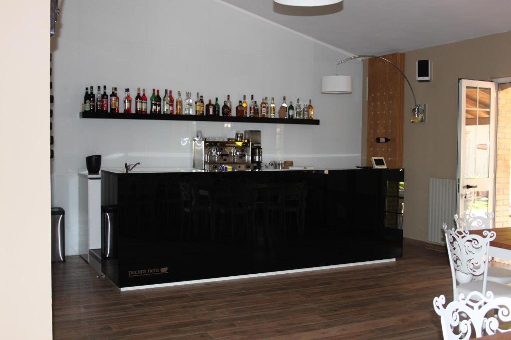 Country-House Pecora Nera Guest House Mosciano SantʼAngelo Екстериор снимка
