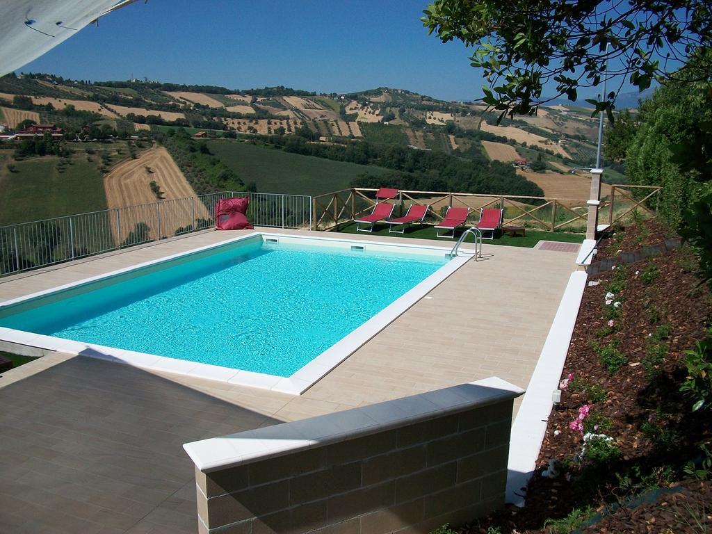 Country-House Pecora Nera Guest House Mosciano SantʼAngelo Екстериор снимка